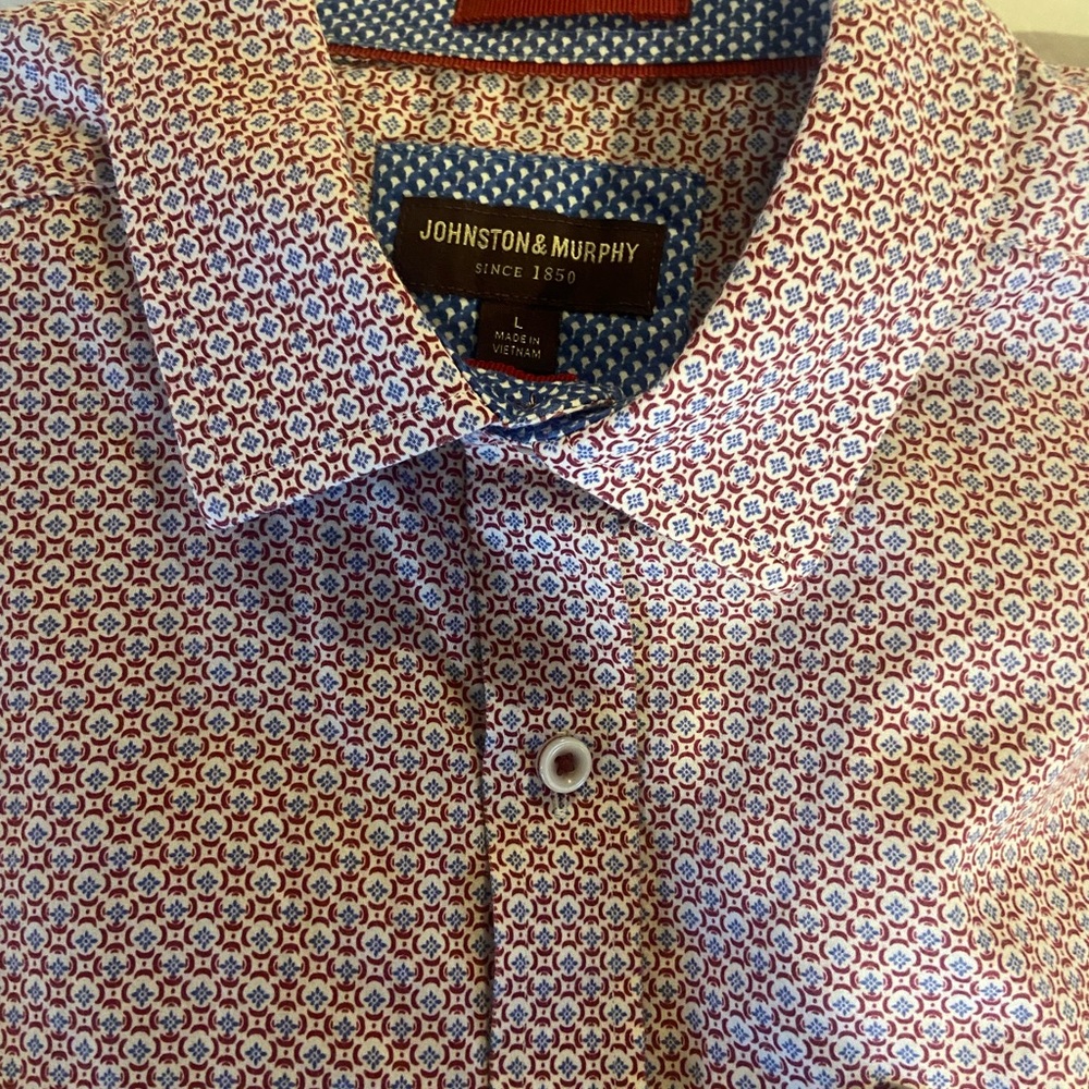 Men’s Johnston&Murphy size Large. Such a soft feel and easy to wear. Work & Play